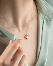 Load image into Gallery viewer, Silver Crystal Citrine Heart Model Necklace