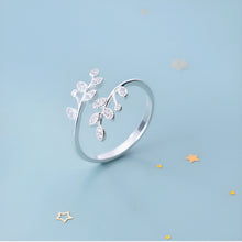 Load image into Gallery viewer, Lustrous Leaf Opening Silver Ring