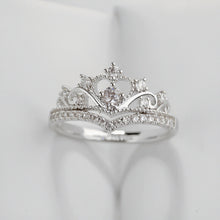 Load image into Gallery viewer, Regal Stylish crown silver ring