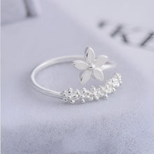 Load image into Gallery viewer, Temperament Personality Flower Silver Ring