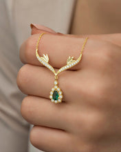 Load image into Gallery viewer, Silver Green Drop Stone Design Necklace