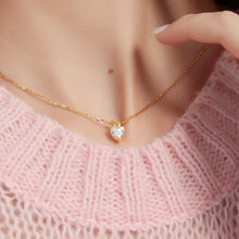 Load image into Gallery viewer, Silver Crystal Swarovski Heart Model Necklace