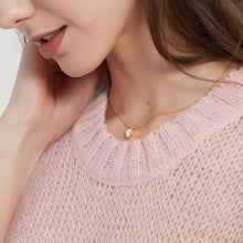 Load image into Gallery viewer, Silver Crystal Swarovski Heart Model Necklace