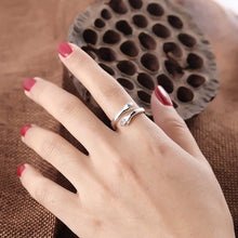 Load image into Gallery viewer, Hugging Silver Couple Rings - GIFTED BEAUTY®️