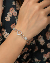 Load image into Gallery viewer, Elevated Heart Bracelet