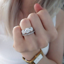 Load image into Gallery viewer, A dozen Diamond  Ring