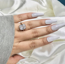 Load image into Gallery viewer, STUDDED SILVER RING