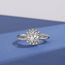 Load image into Gallery viewer, Fleur de Solitaire Silver Ring