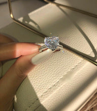 Load image into Gallery viewer, White Embaasy Heart Silver Ring