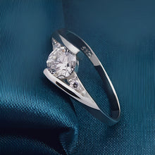 Load image into Gallery viewer, Scarlet Imperial Diamond Silver Ring
