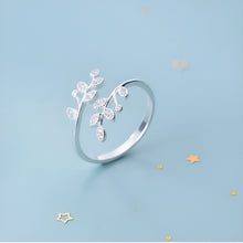 Load image into Gallery viewer, Lustrous Leaf Opening Silver Ring
