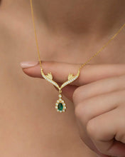 Load image into Gallery viewer, Silver Green Drop Stone Design Necklace
