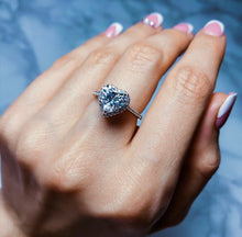 Load image into Gallery viewer, Heart Luxe Ring
