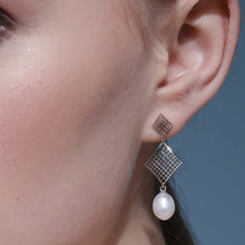 Load image into Gallery viewer, Pearl Drop Earrings Studs
