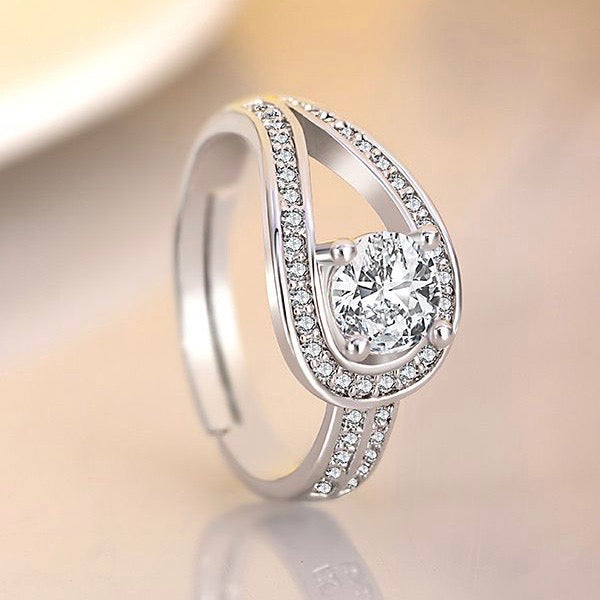 FASHIONISTAS EMBEDDED SOLITAIRE SILVER RING