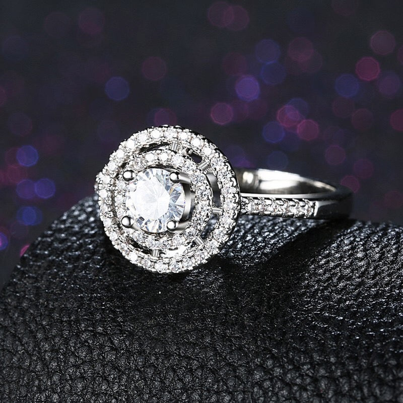 The gorgeous stunning-round diamond silver ring