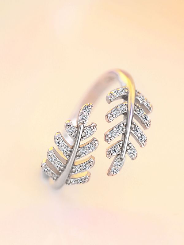 Lustrous Leaf Zircon Diamond Silver Ring