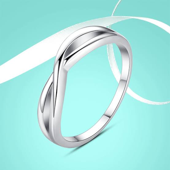 Stylish Criss Cross Infinity Men's Silver Ring