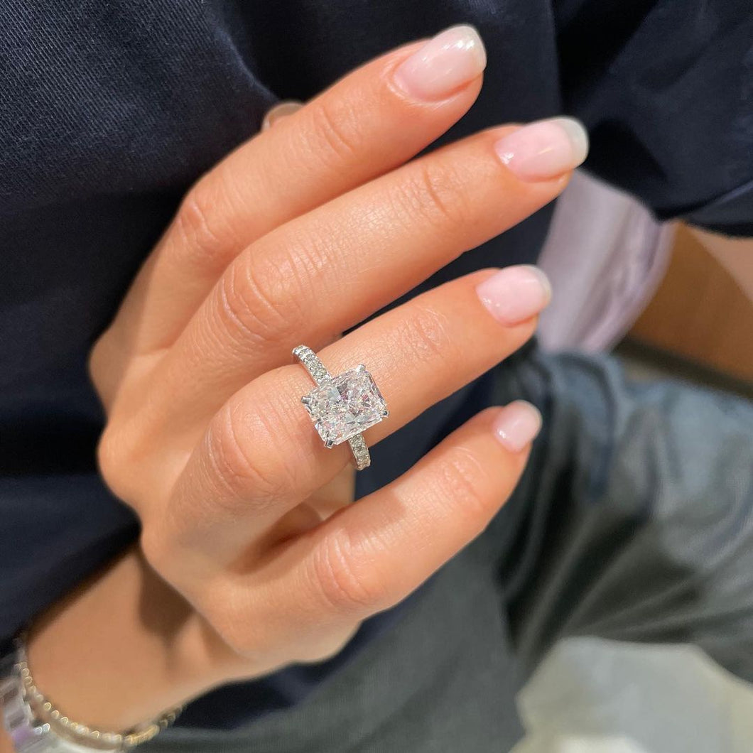 Stylish Crystal Diamond Silver Ring